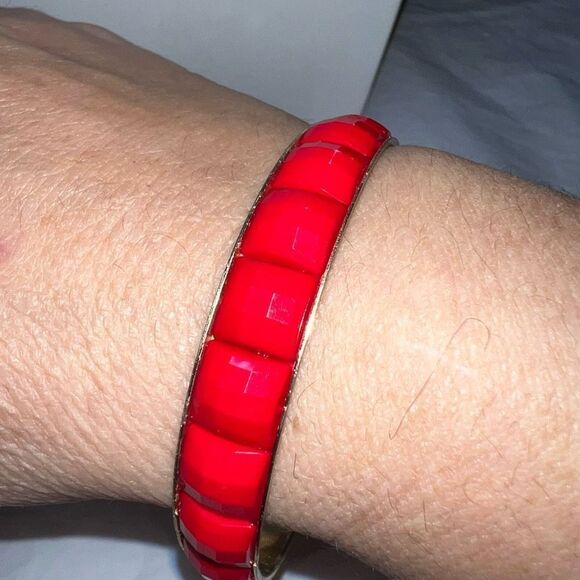 Vintage Gold Tone and Faceted Red Bead Bangle Bracelet - Picture 2 of 8